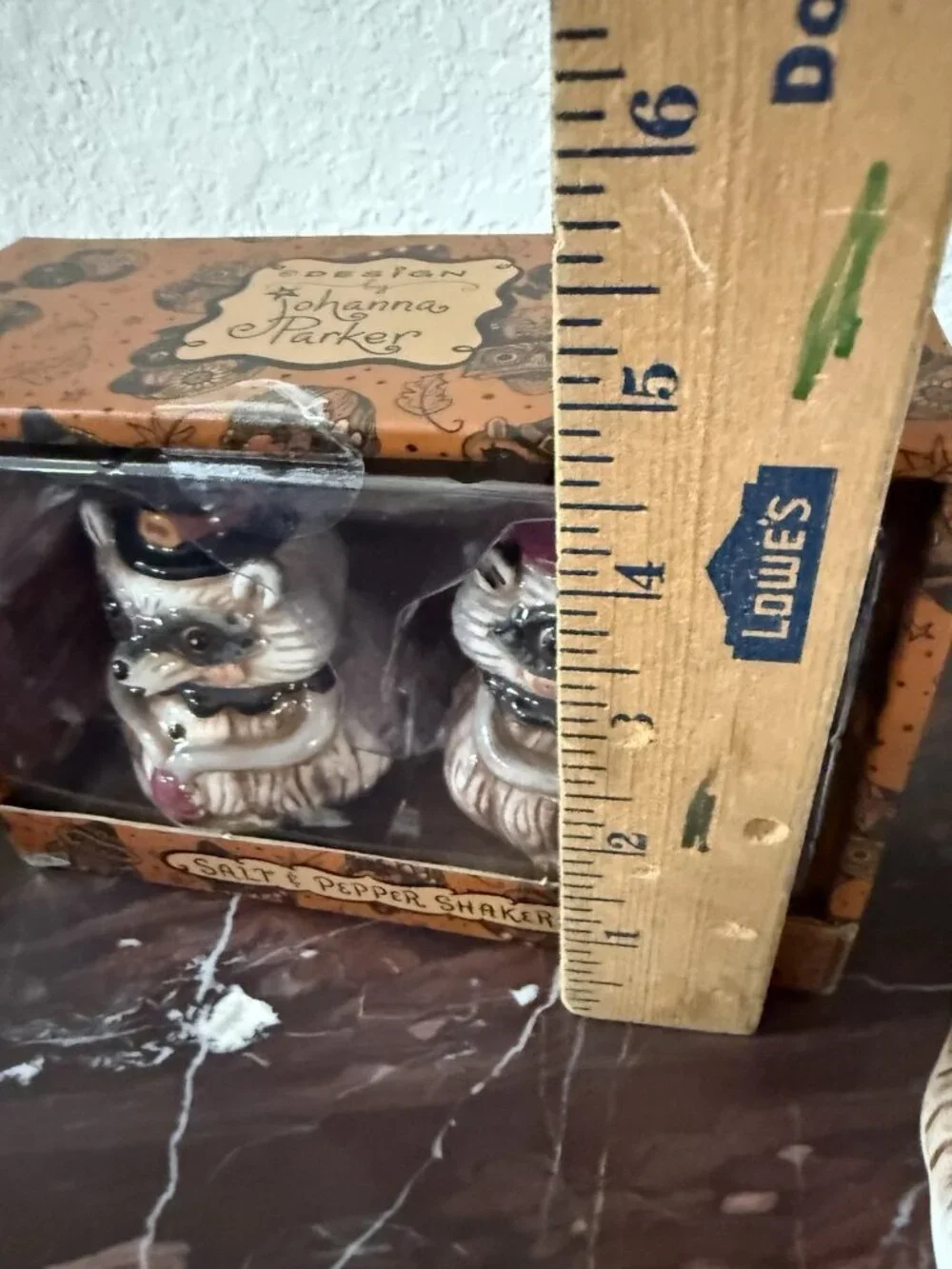 Johanna Parker Thanksgiving Pilgrim Sm Raccoon Jar Salt Pepper Shakers Set Table